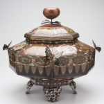 Cloisonné octagonal vessel with lid with three detachable butterflies