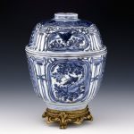 Porcelain covered bowl with 'kraak'-type underglaze blue decoration and 'ormolu' mount