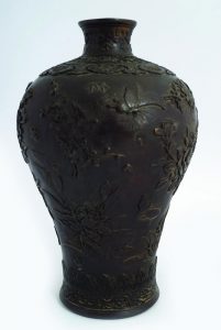 CHINESE QING PERIOD BRONZE MEIPING VASE