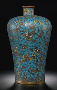 A CLOISONNE ENAMEL VASE (MEIPING) LATE MING DYNASTY